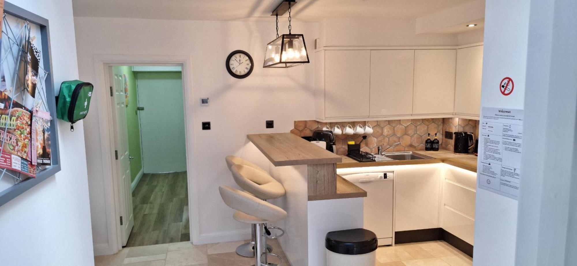 New 3 Bedrooms Flat In Ashford Near Heathrow Exterior photo